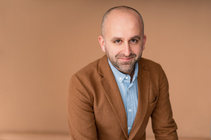 În timp ce guvernul se chinuie să aducă diaspora înapoi în ţară, inflaţia şi contextul economic incert readuc joburile din străinătate în vizorul românilor. CEO eJobs: Cei care pleacă, ajung să câştige şi de 3-4 ori mai mult decât în România, pe joburi şi în domenii similare
